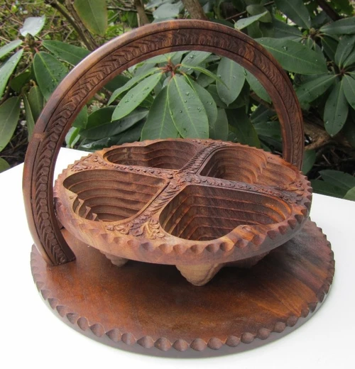 16 inch collapsible folding wooden basket - 4 hearts