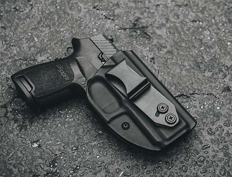 30-Day Carry: Less Bulky & Versatile Rigs