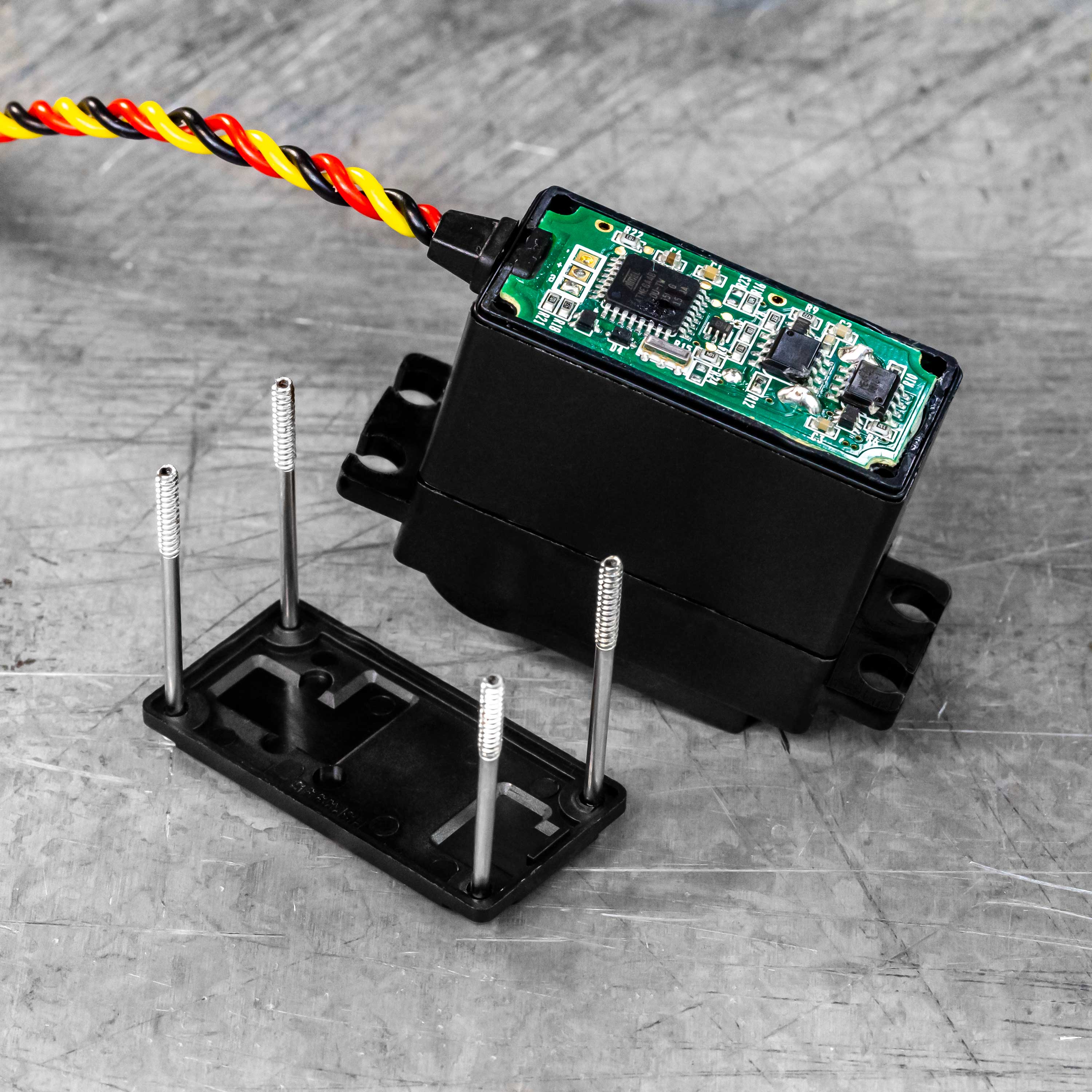 HS-7985MG Servo - ServoCity®