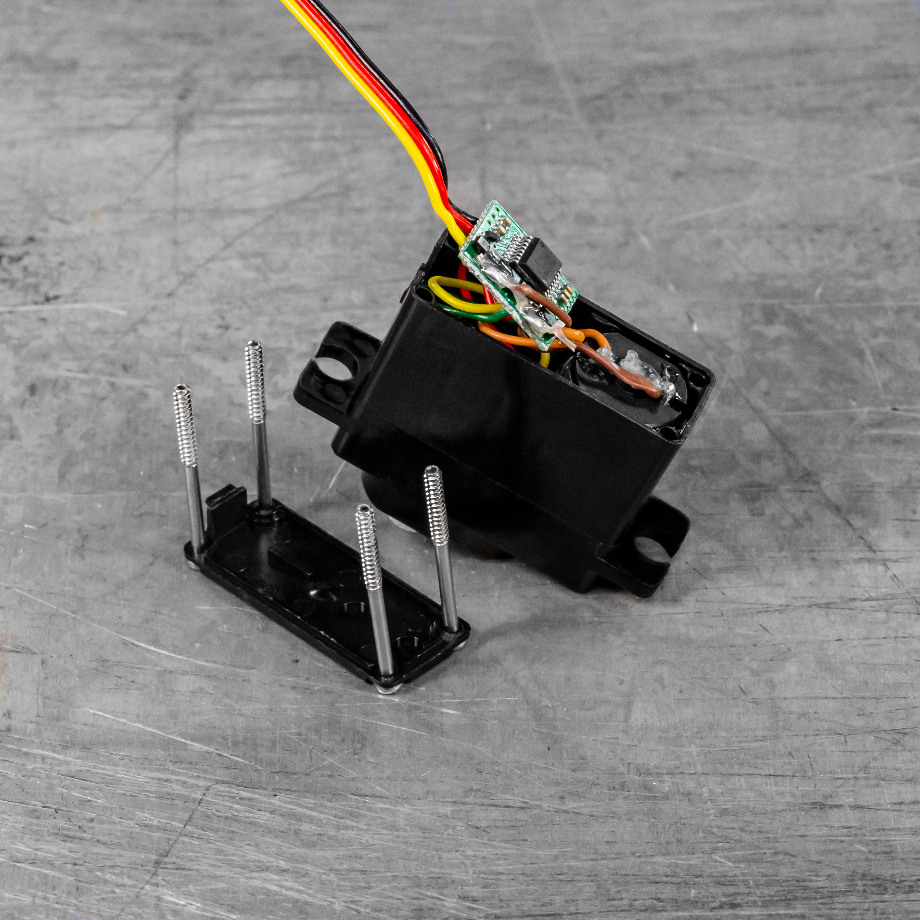 ハイテック HS-81 3.0kg/0.09s 31081 サーボ o7r6kf1 マイクロサーボ HS-81(3.0kg/0.09s) | Hitec Multiplex Japan Inc.