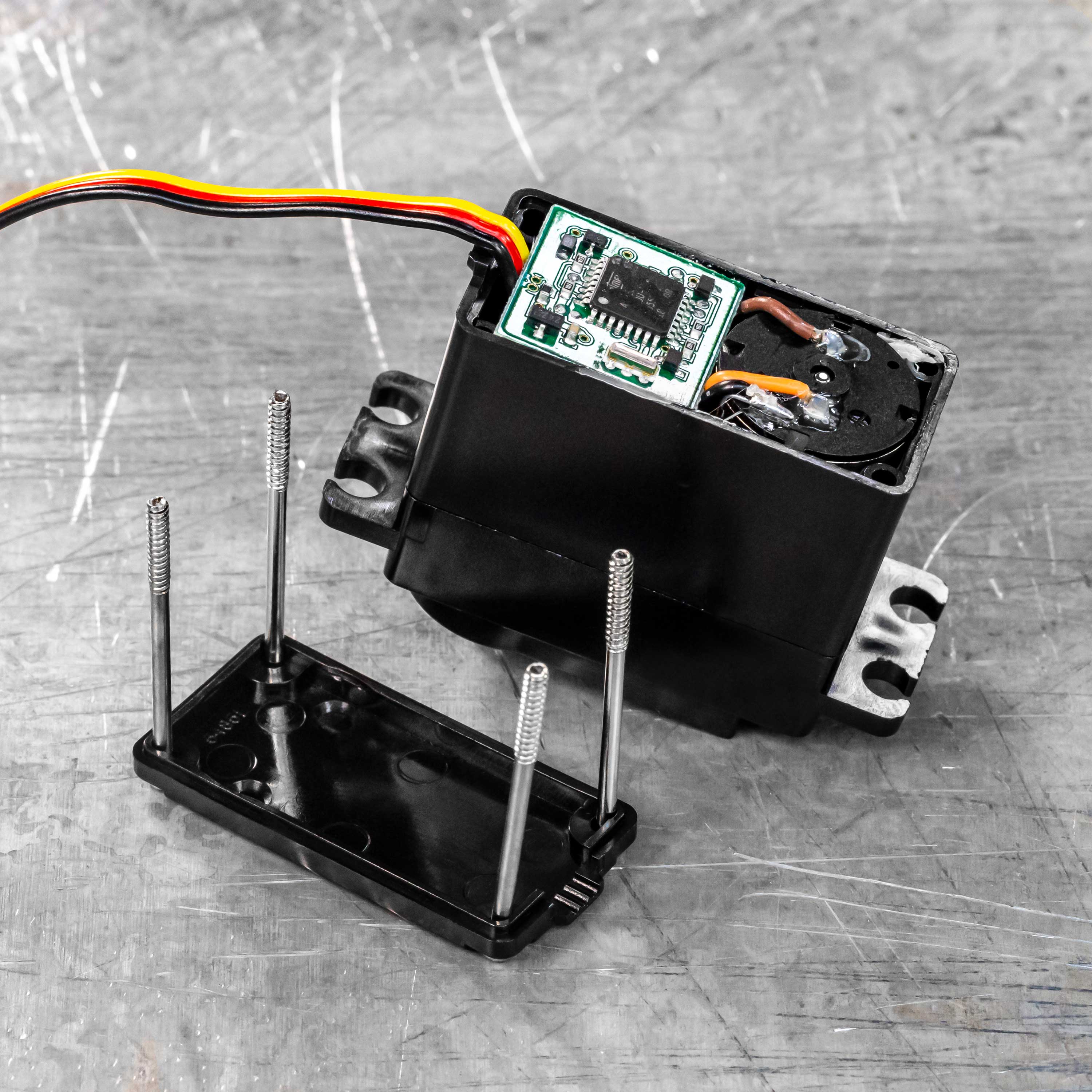 HS-5565MH Servo - ServoCity®