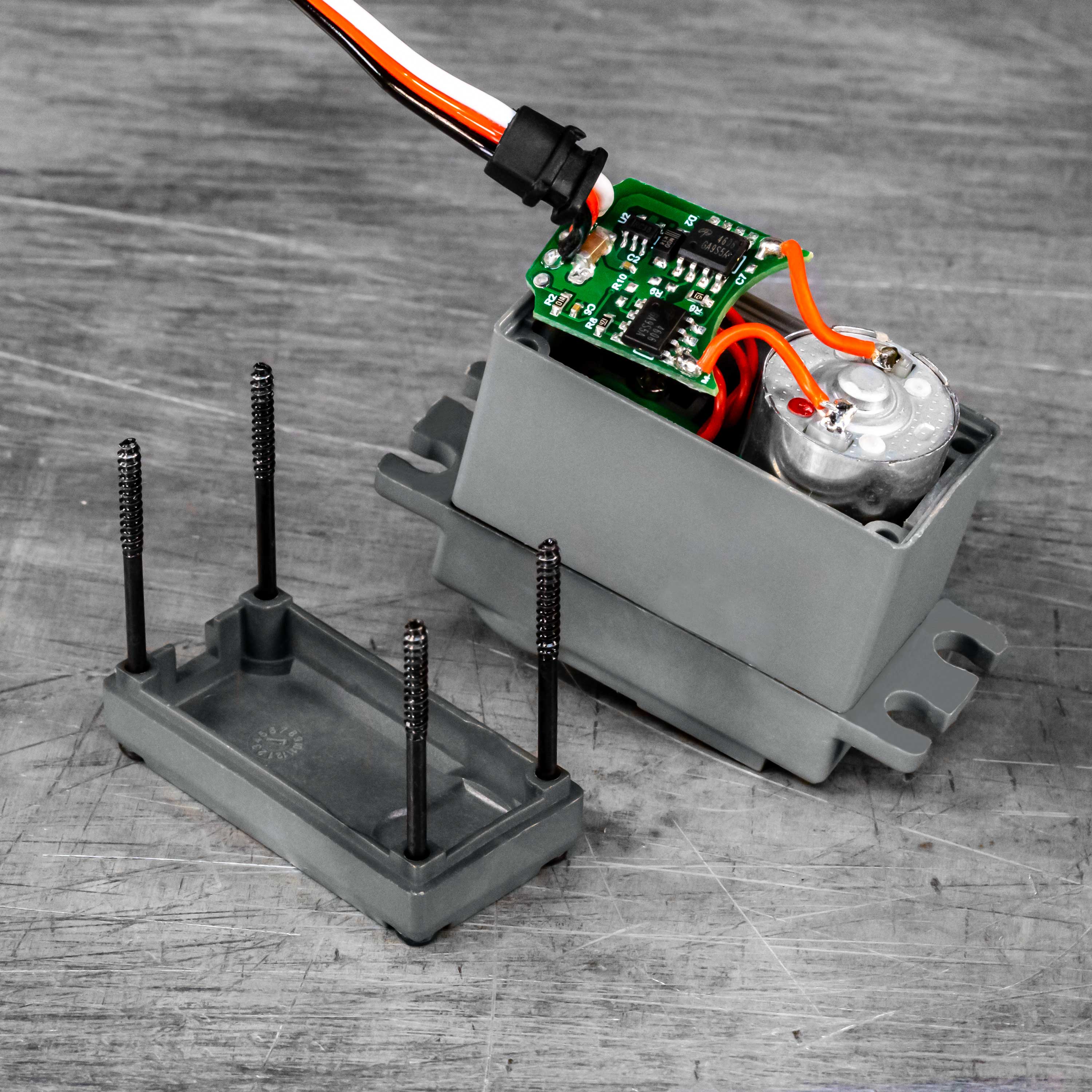 2000 Series Dual Mode Servo (25-3, Speed) - ServoCity®