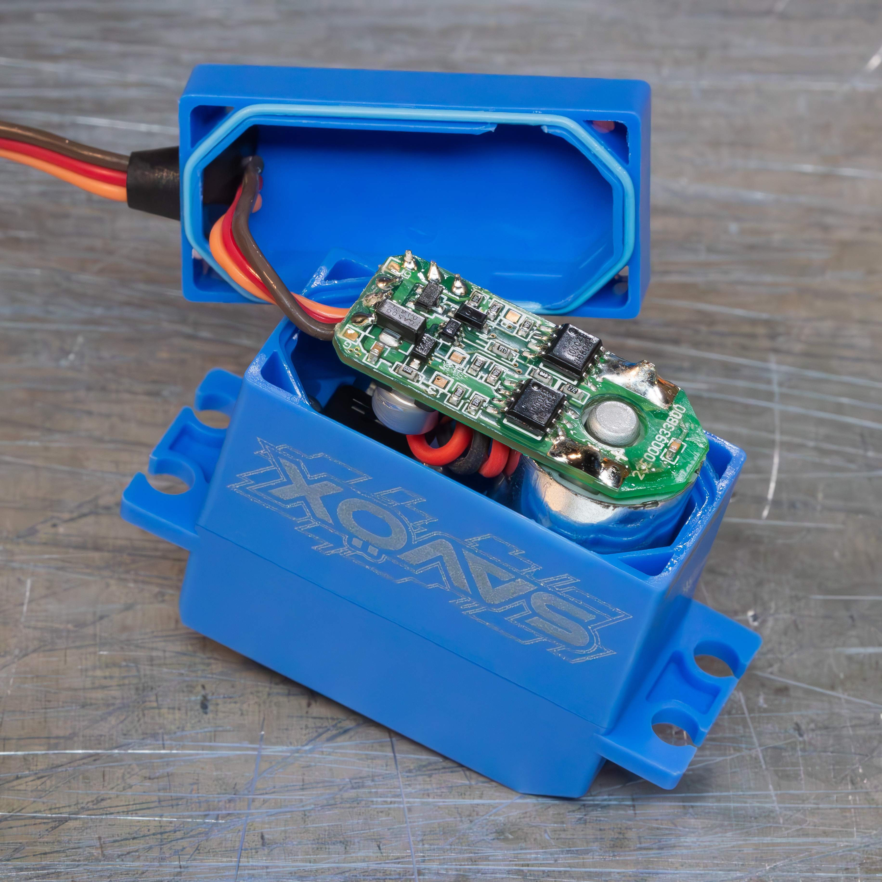SW0231MGP Waterproof Standard Digital Servo - ServoCity®