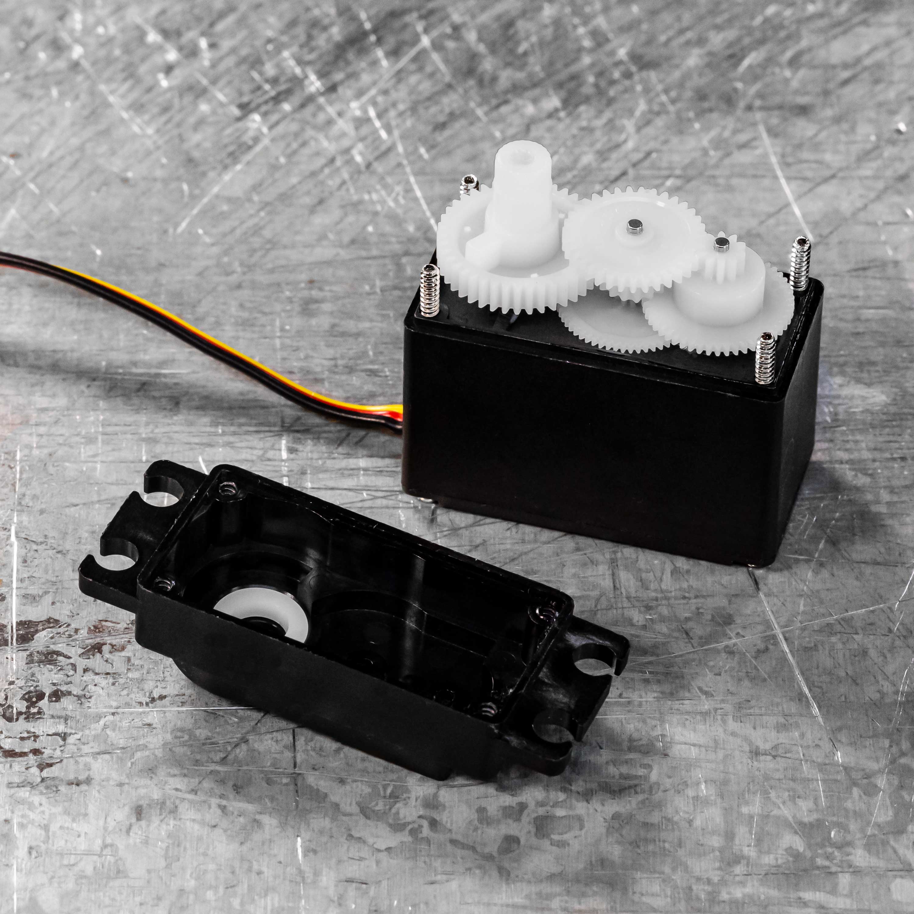 HS-311 Servo - ServoCity®