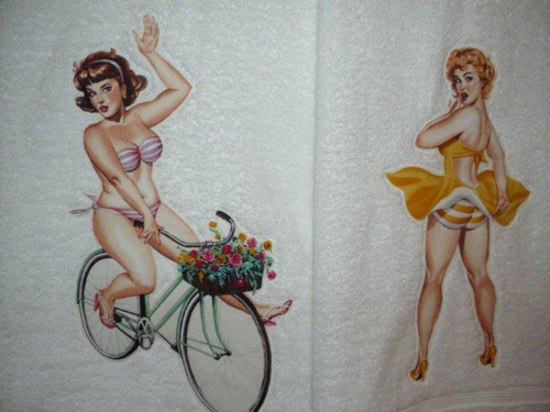 CLASSIC  VINTAGE   PIN-UP  GIRLS--- BATH  TOWELS 