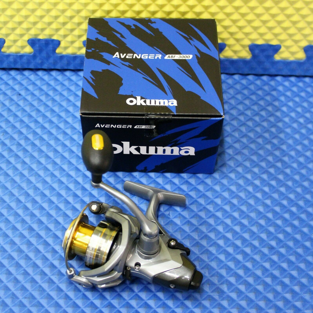 Okuma ABF-4000 Avenger Baitfeeder RH Spin Reel, On/Off Auto Trip