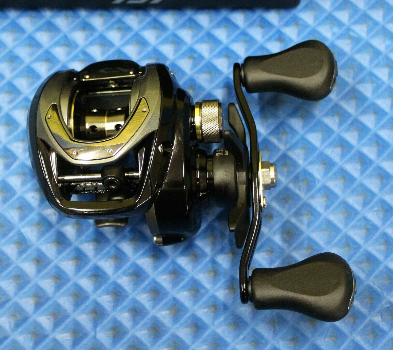 Baitcasting Reels, New Compact Design Baitcaster Fishing Reel(Right Hand  and Left Hand)