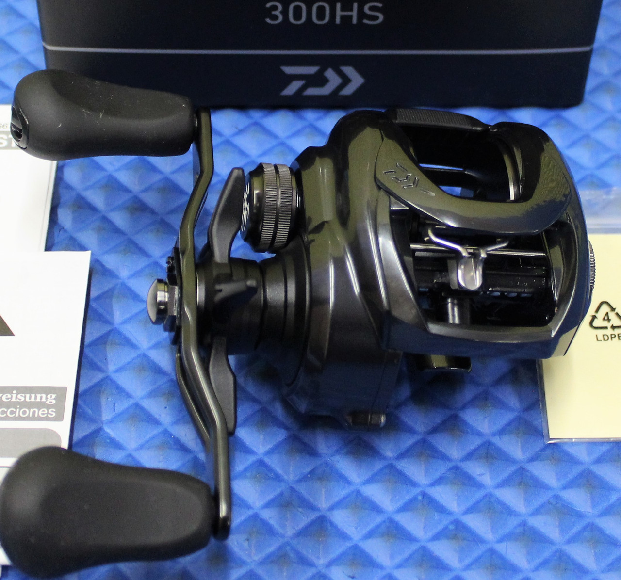 DAIWA Low Profile Baitcasting Left Handed Reel TATULA SV TW 70XHL