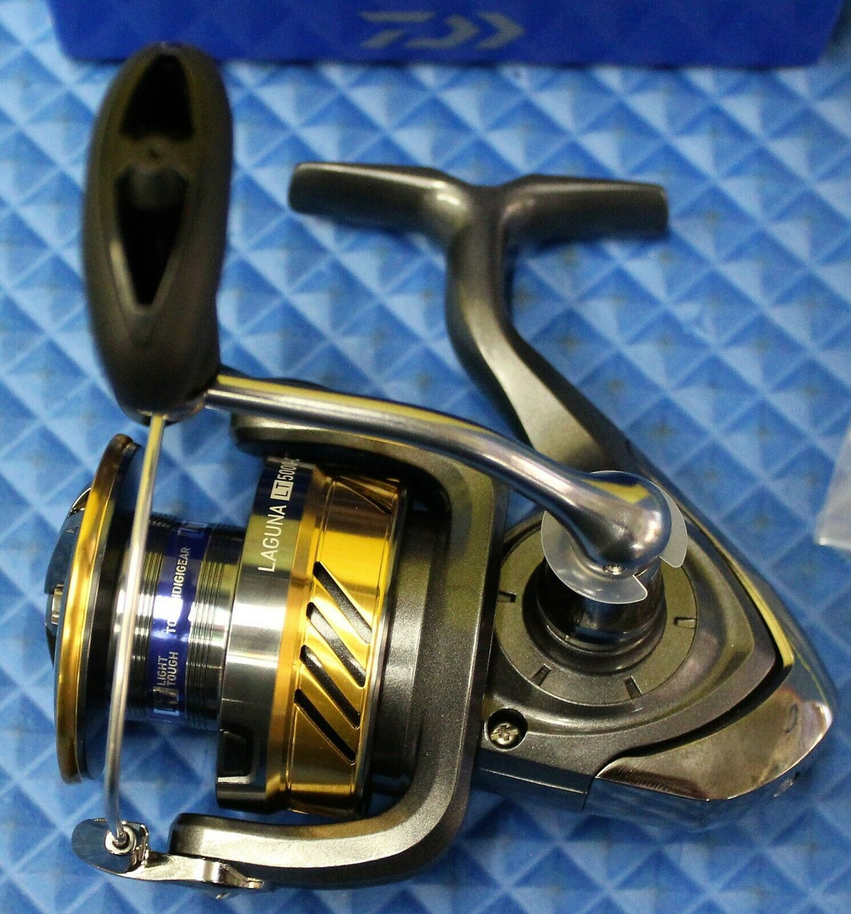 DAIWA spinning reel 23 LAGUNA LT2500 with PE line 0.8-100m Ship