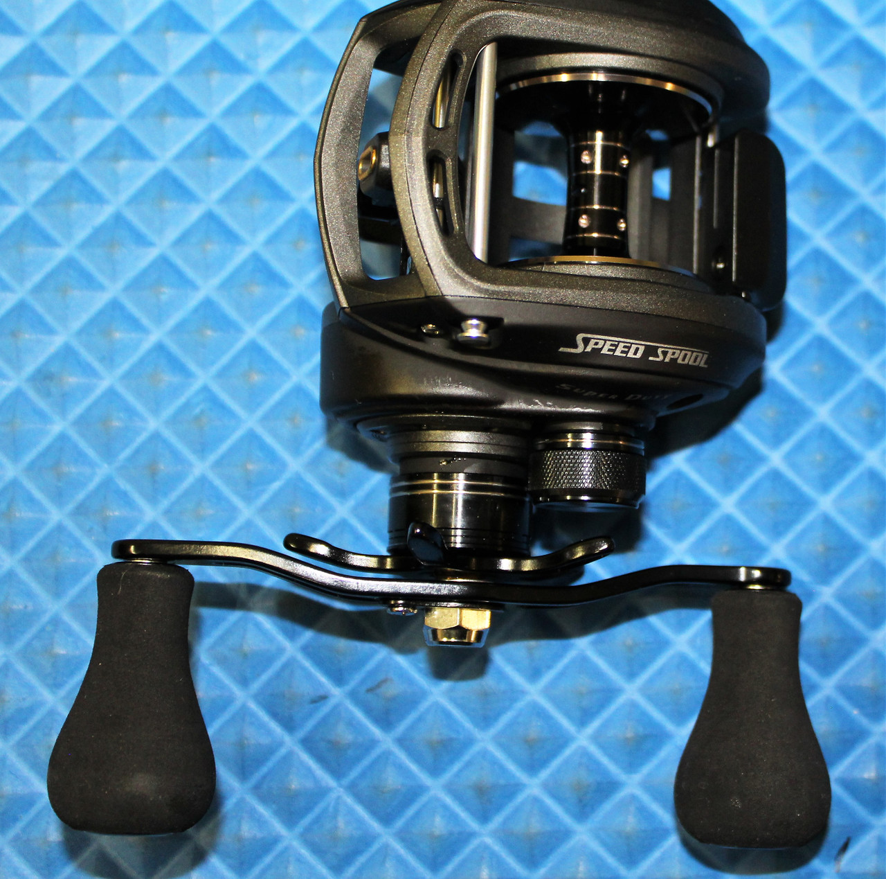 Lew's Super Duty 300 Baitcasting Reel