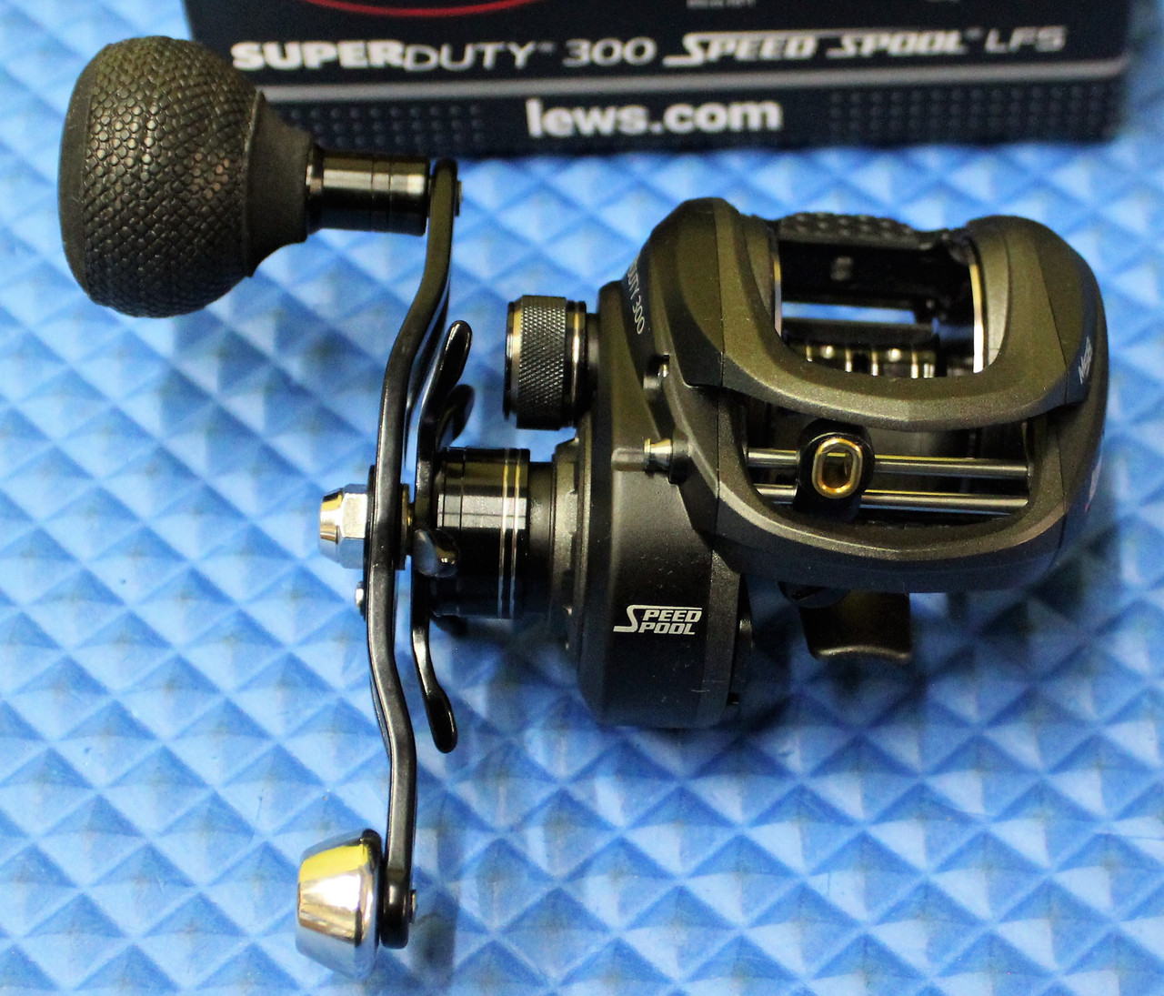 iCAST 2018- Lew's SUPER DUTY 300 bait caster reel with Lew's Super Duty  Custom Speed stick 