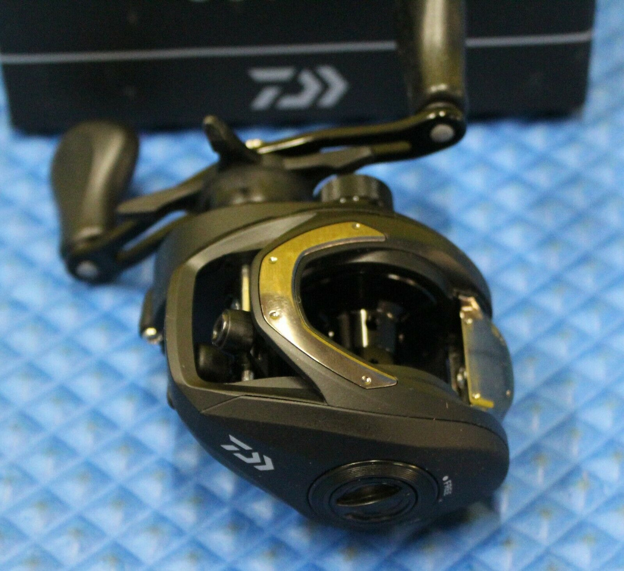 Daiwa Carbon Composite Baitcasting Reels CC80H- CHOOSE YOUR MODEL!