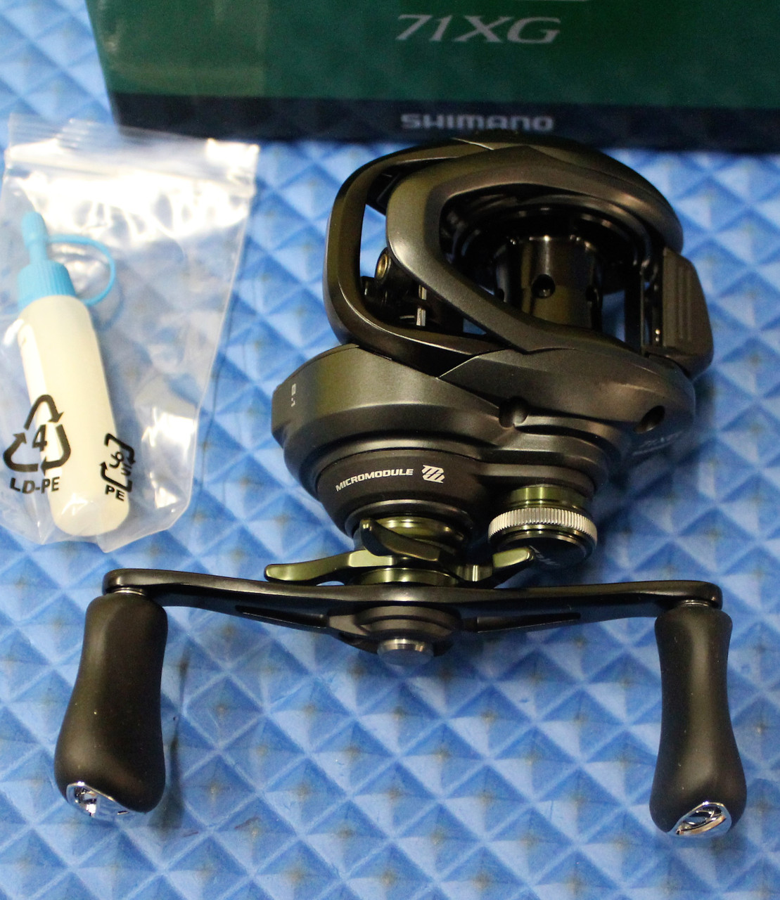 Shimano SLX DC XT 70 HG 7.4:1 Low Profile Baitcaster Reel