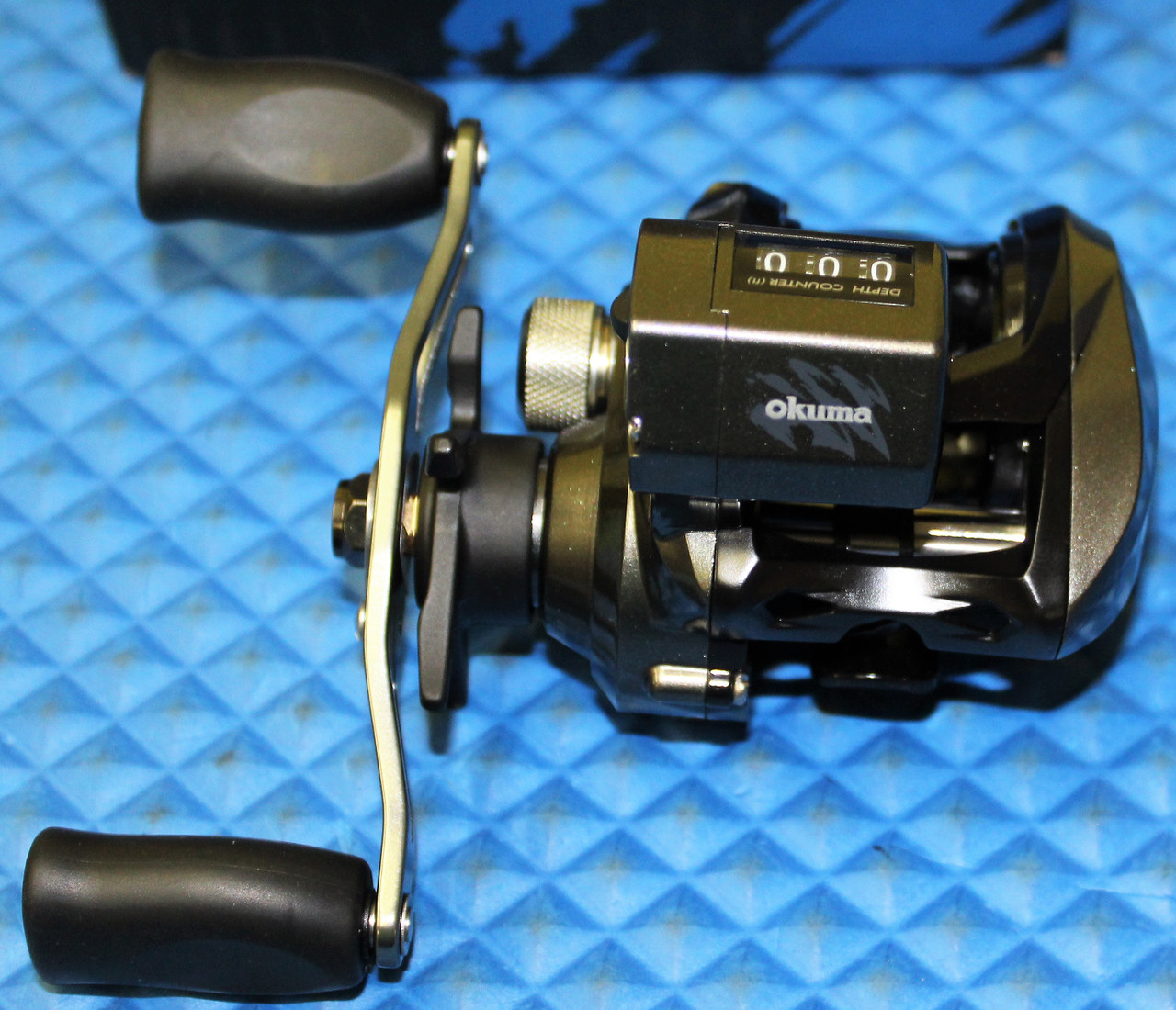 Okuma Convector 6.3:1 Left Hand Low-Profile Line Counter Baitcast Reel  CV-163DLX