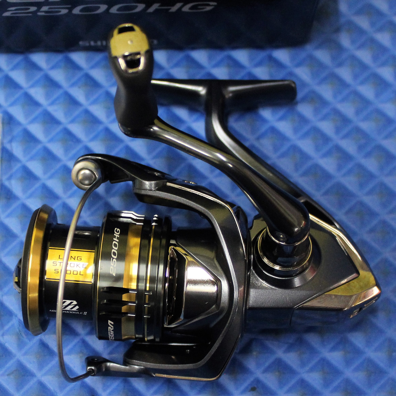 Shimano Spinning Reel Ultegra FC (Dark Blue Box) CHOOSE YOUR MODEL!