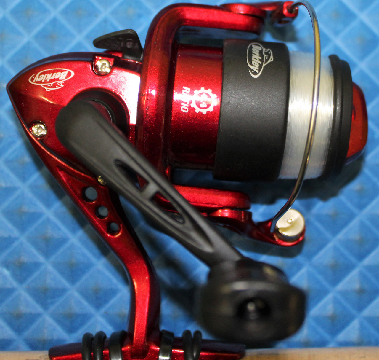  Berkley Cherrywood HD Spinning Reel and Fishing Rod Combo Red,  30 Reel Size - 7' - Medium - 2pc : Sports & Outdoors