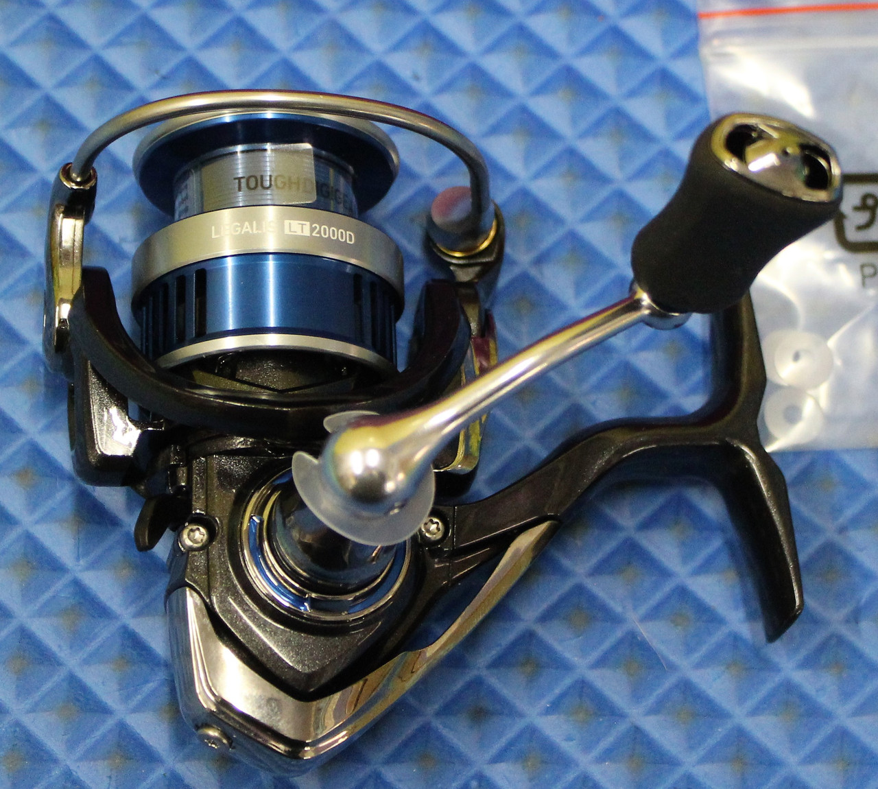 Daiwa 17 Legalis LT 2500D Spinning Reel