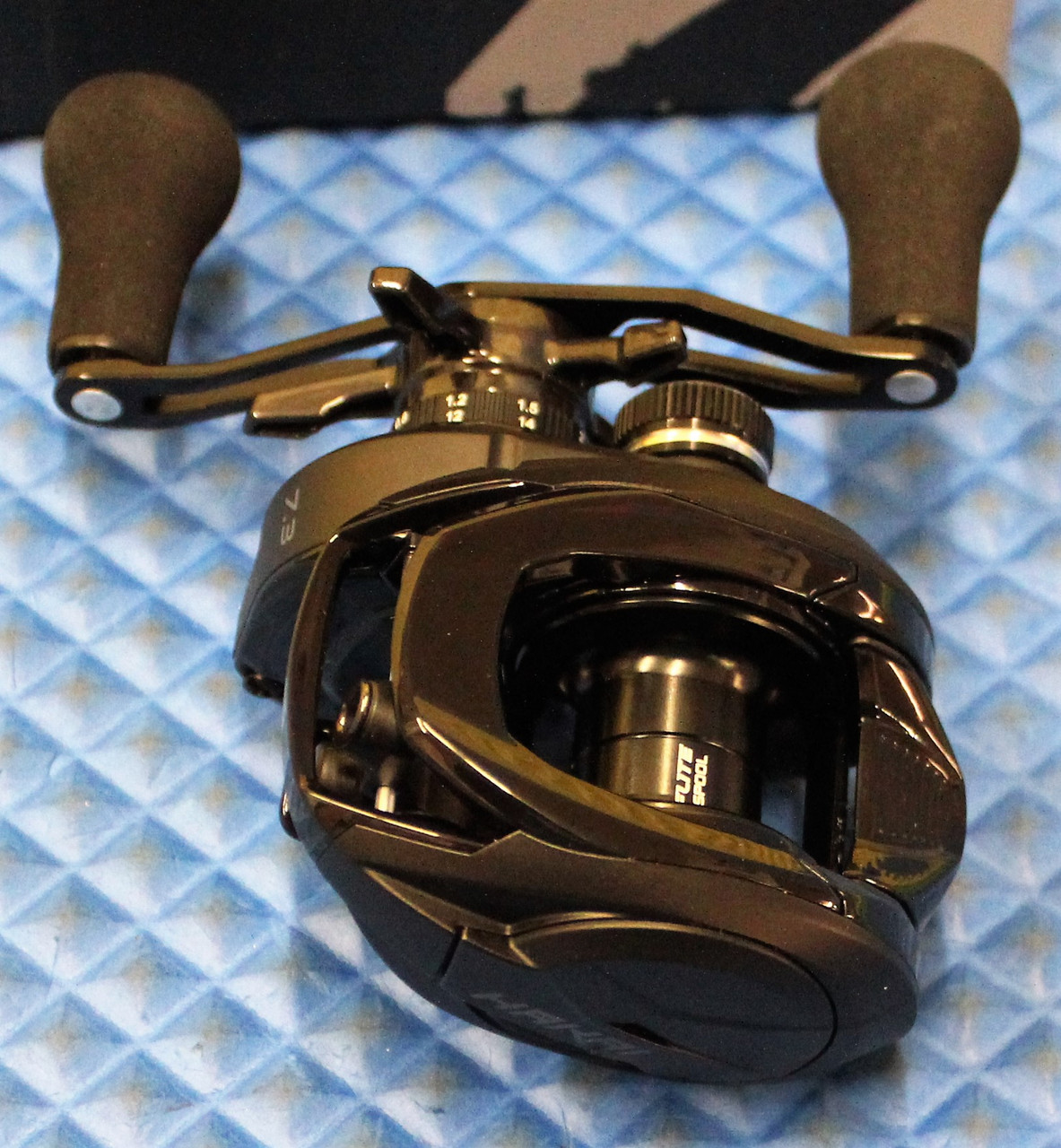 Okuma HAKAI DT All Metal Low Profile Baitcast Fishing Reels with a Spare  Shallow Spool and