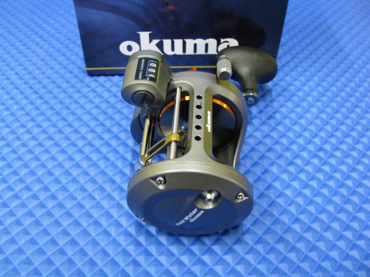 Okuma CW-303DLX Okuma Cold Water Linecounter Trolling Reel, 2+1BB 4.2: –  VIPOutlet