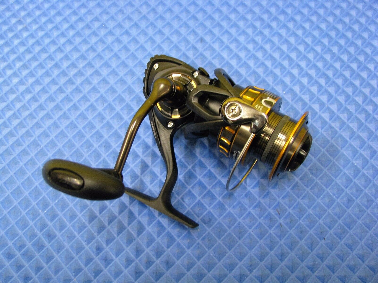 Daiwa BG13 Black Gold Heavy Action Spinning Fishing Reel with 5.1:1 Gear  Ratio 