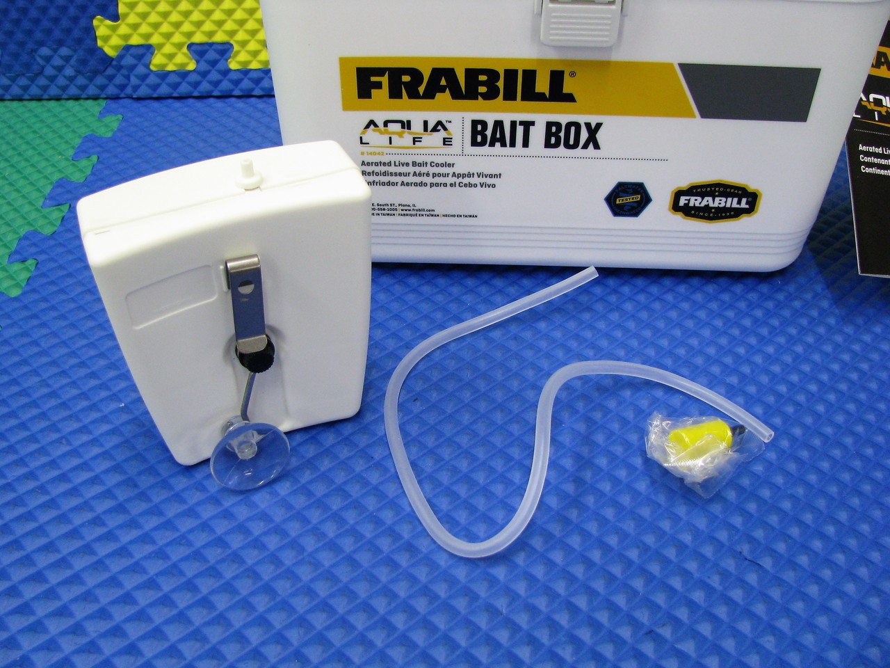 Frabill Aqua Life Bait Box Aerated Live Bait Box White & Yellow Model 14042