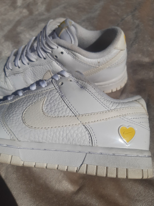 NIKE white sneaker - limited edition valentines