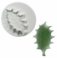 Holly Leaf Large Plunger Cutter