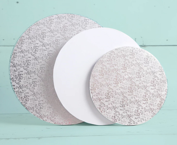 Amazon.com | Cake Boards Round 4 Inch Mini Cake Circle Base Boards  Disposable Cardboard Cake Plate Round Coated Cakeboard for Kitchen Baking  Caking Pizza Dessert Cupcake Tray (Silver,50 Pieces): Cake Stands