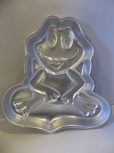 toad or frog cake pan