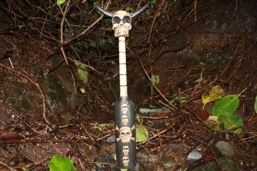 Skull w/ Horns Oar 32