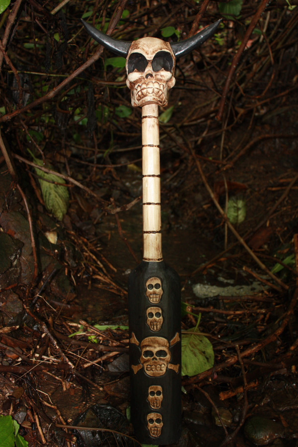 Skull w/ Horns Oar 32