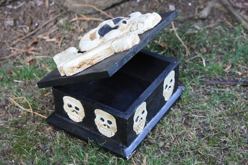 Crossbones Keepsake Treasure Box Chest 7" - Skull Decor | #kng21053