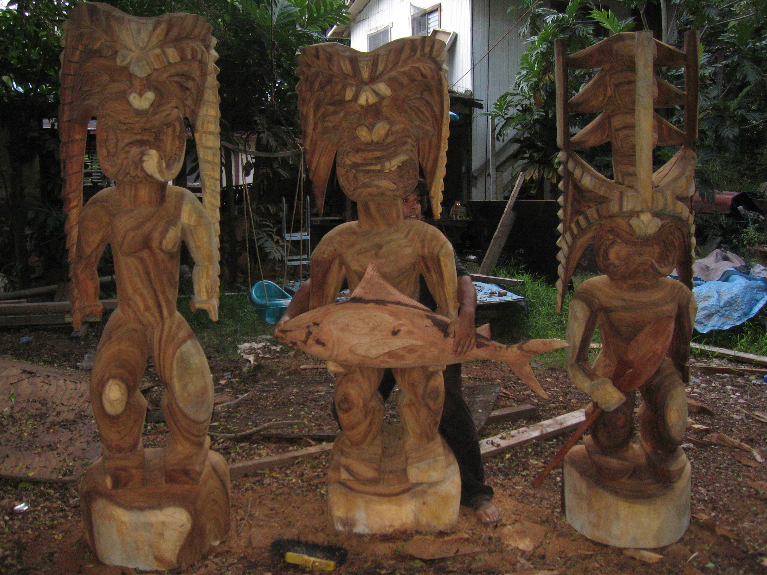 carved-tiki-figures.jpg