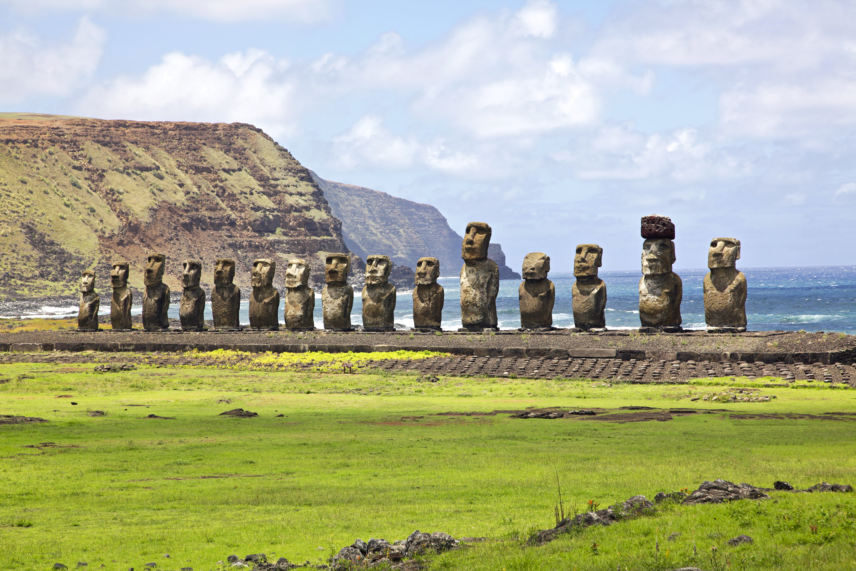 easter-island-statue.jpg