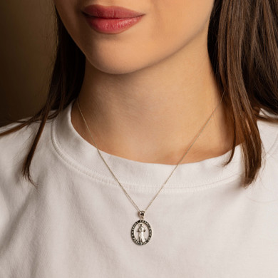 .925 Sterling Silver Saint Francis Oval Medallion Pendant Necklace