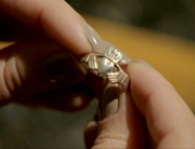 How to wear Claddagh rings - Factory Direct Jewelry