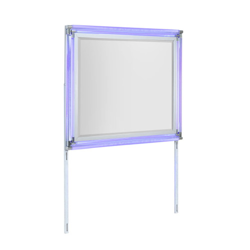 Laura - Mirror With LED Light And Sleek Frame - Silver Laura - Mirror With LED Light And Sleek Frame - Silver