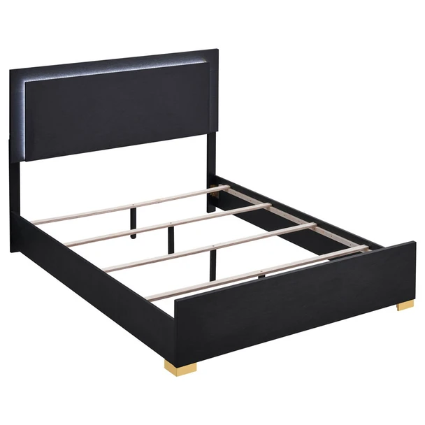 Bedroom Set With Accents