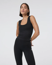 Halo Essential Scoop Tank - Black