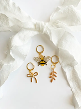 White Lace/Charm Set - Gold