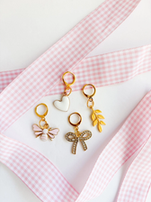 Gingham Shoe Lace/Charm Set - Pink