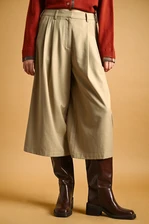 Pleated Bermuda - Sand