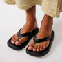 Retro Flip Flops - Black