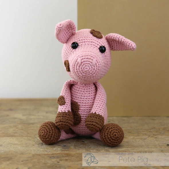 Pete Pig Crochet Kit