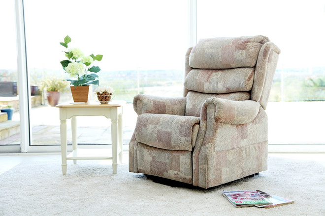 Lincoln Standard Riser Recliner