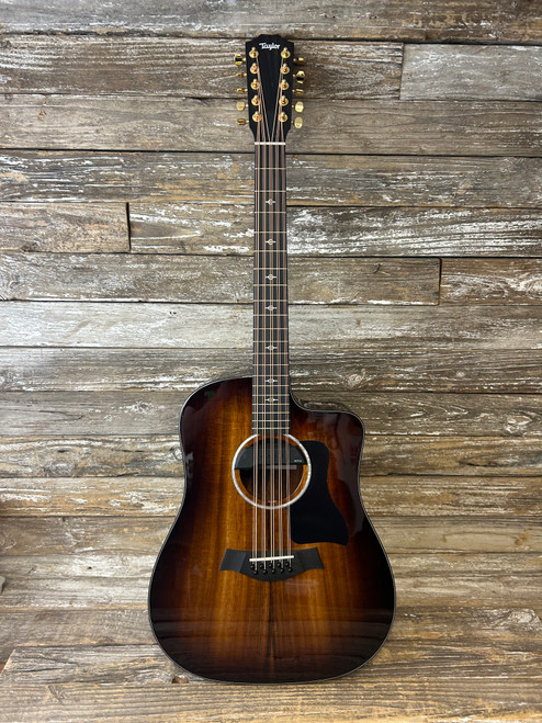 Taylor 260ce-K DLX Bajo Quinto W/case