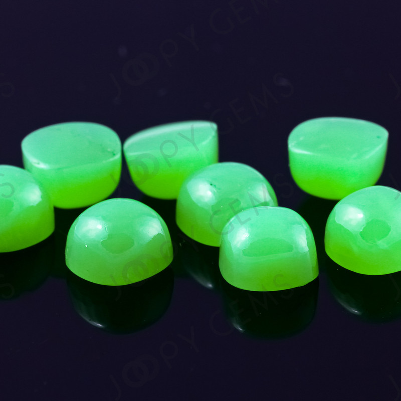 Joopy Gems  Chrysoprase Cabochon 6mm Cushion