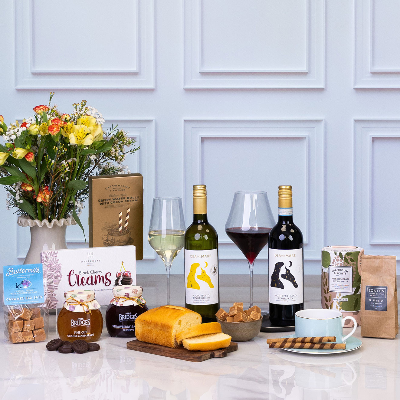 The Traditional Food & Wine Hamper