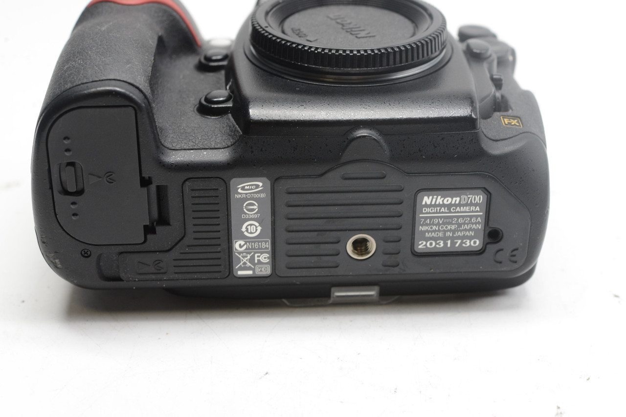 Nikon D700 ボディ＋おまけ Pre-Owned - Nikon D700 Body at Ace Photo