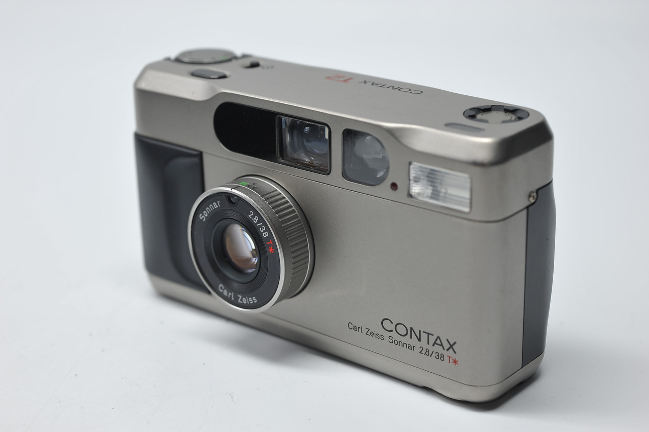 Pre-Owned Contax T2 Date W/38MM F2.8 Zeiss T* CHAMPAGNE COLOR